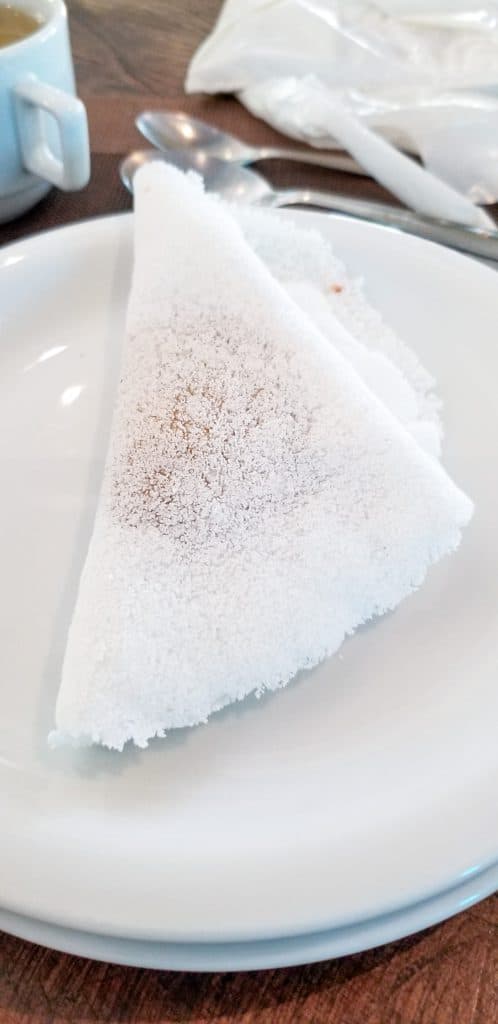 Crêpe de tapioca avec dulce de leche à l’intérieur